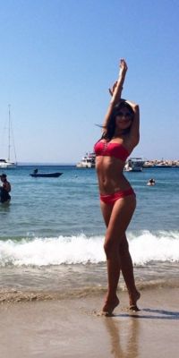 ЛЮСИ (инди), фото шлюхи