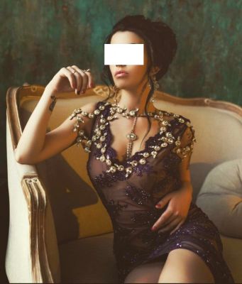 Ксюша — закажите эту проститутку онлайн в Питере