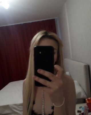 Девушка легкого поведения  Рита с аппетитными формами