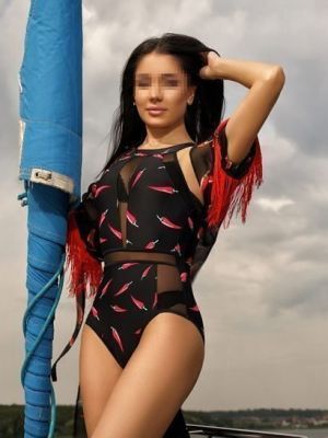 заказать путану в Питере (Кира, 30 лет)