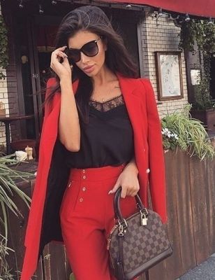 Яна, 28 лет — госпожа-страпонесса