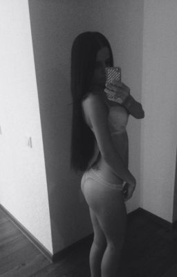 Вызвать проститутку на дом в Питере (Злата, от 5000 руб. в час)