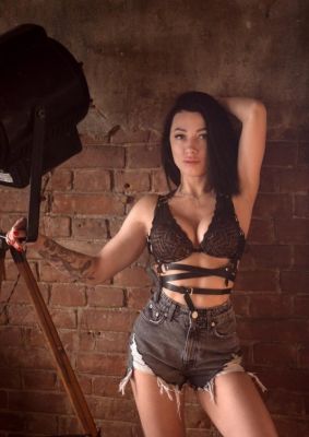 купить шлюху (Адель, рост: 165, вес: 60)