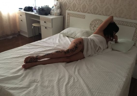 развратная шлюха Виола