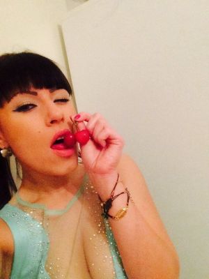 Настя — знакомства для секса в Питере